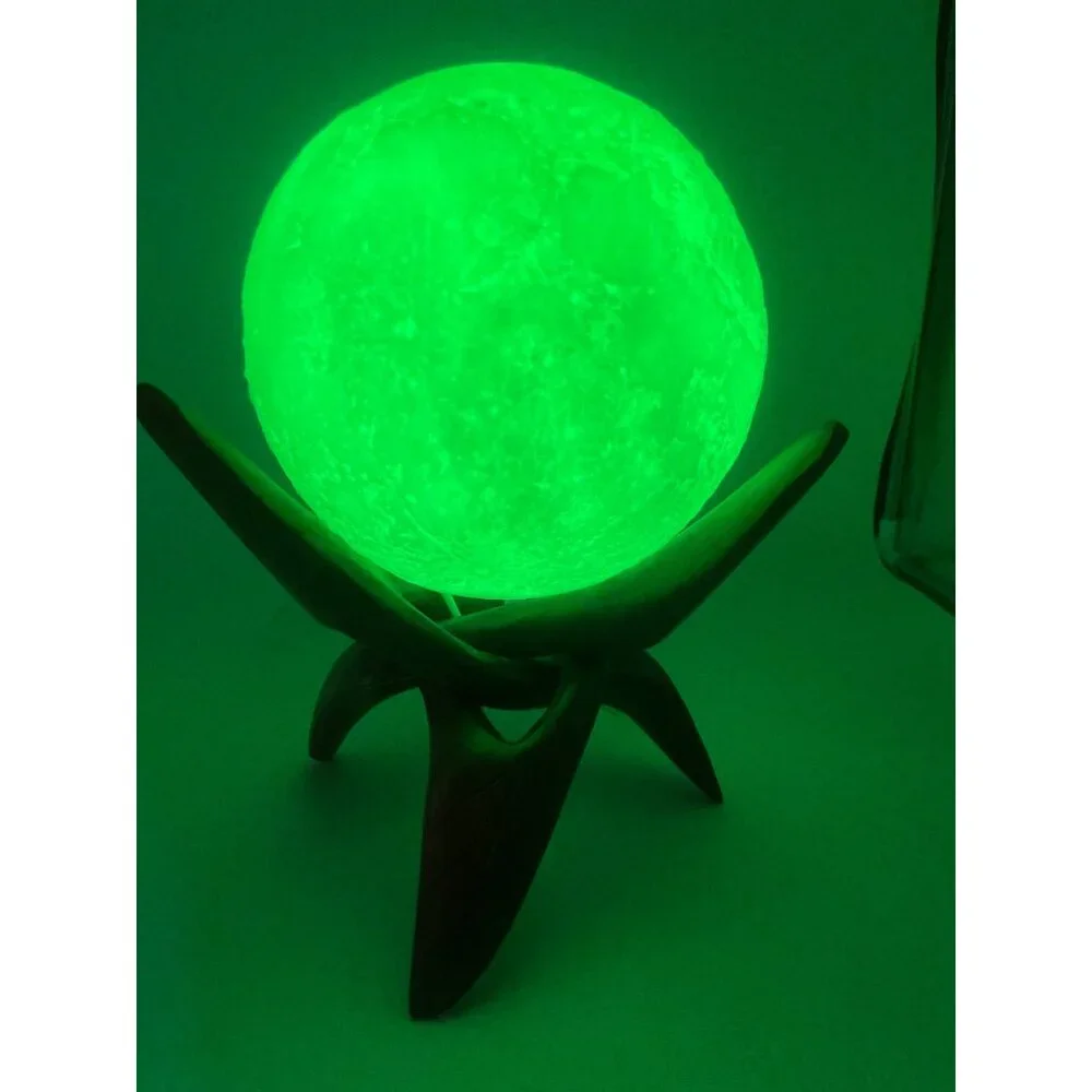 Enchanting 3D Printed Lunar Lamp Glows & Transforms Mystical Ambient Room Decor